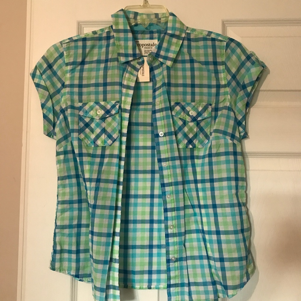 Aeropostale plaid short sleeve button up L